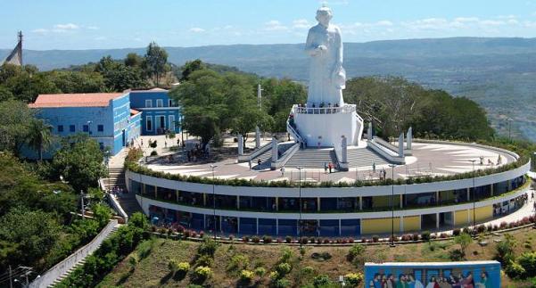 Arte Cultural - Por Euriques Carneiro: Juazeiro do Norte, a maior cidade do  sertão cearense, fundada por “Padim Ciço”, é destaque no tópico 'turismo  religioso'