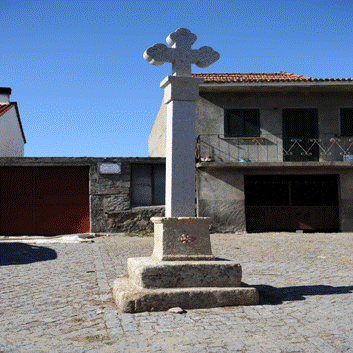 Cruzeiro em Vila Longa