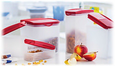 Nada melhor do que armários arrumados! Graças ao Savers Pop você pode jogar fora a embalagem e manter seus alimentos secos e frescos por mais tempo. Tupperware Show