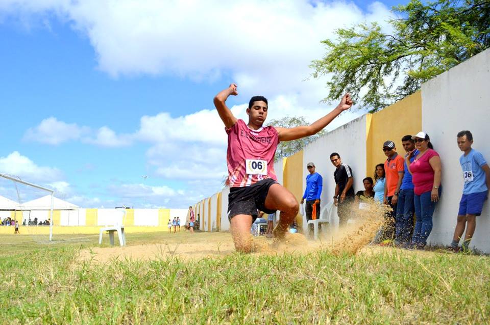 SALTO EM DISTÂNCIA