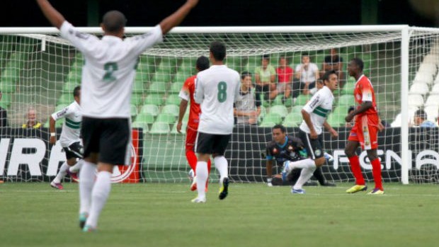 Em jogo tranquilo, Coritiba contruiu a goleada de 4 a 1 (Foto: Divulgação/site oficial do Coritiba Foot Ball Club)