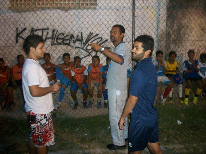 visita de amigo do exterior ao projeto social em 2011